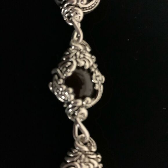 Bracelets - Picture 11 of 14